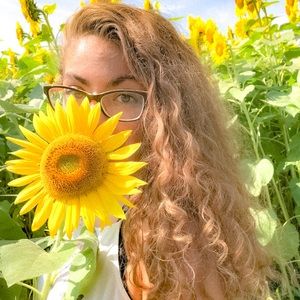 Meet your Posher, Fay